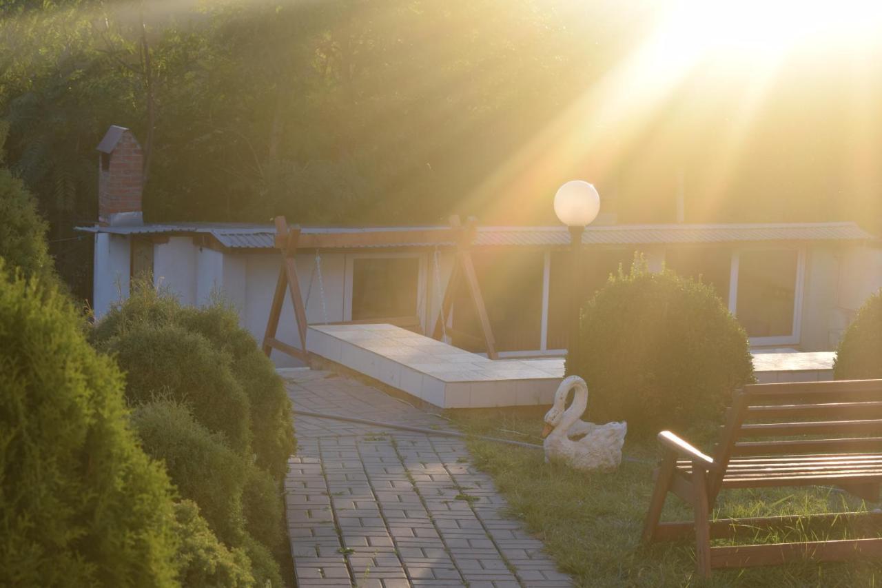 Constancia Otel Kamyanets-Podilski Dış mekan fotoğraf